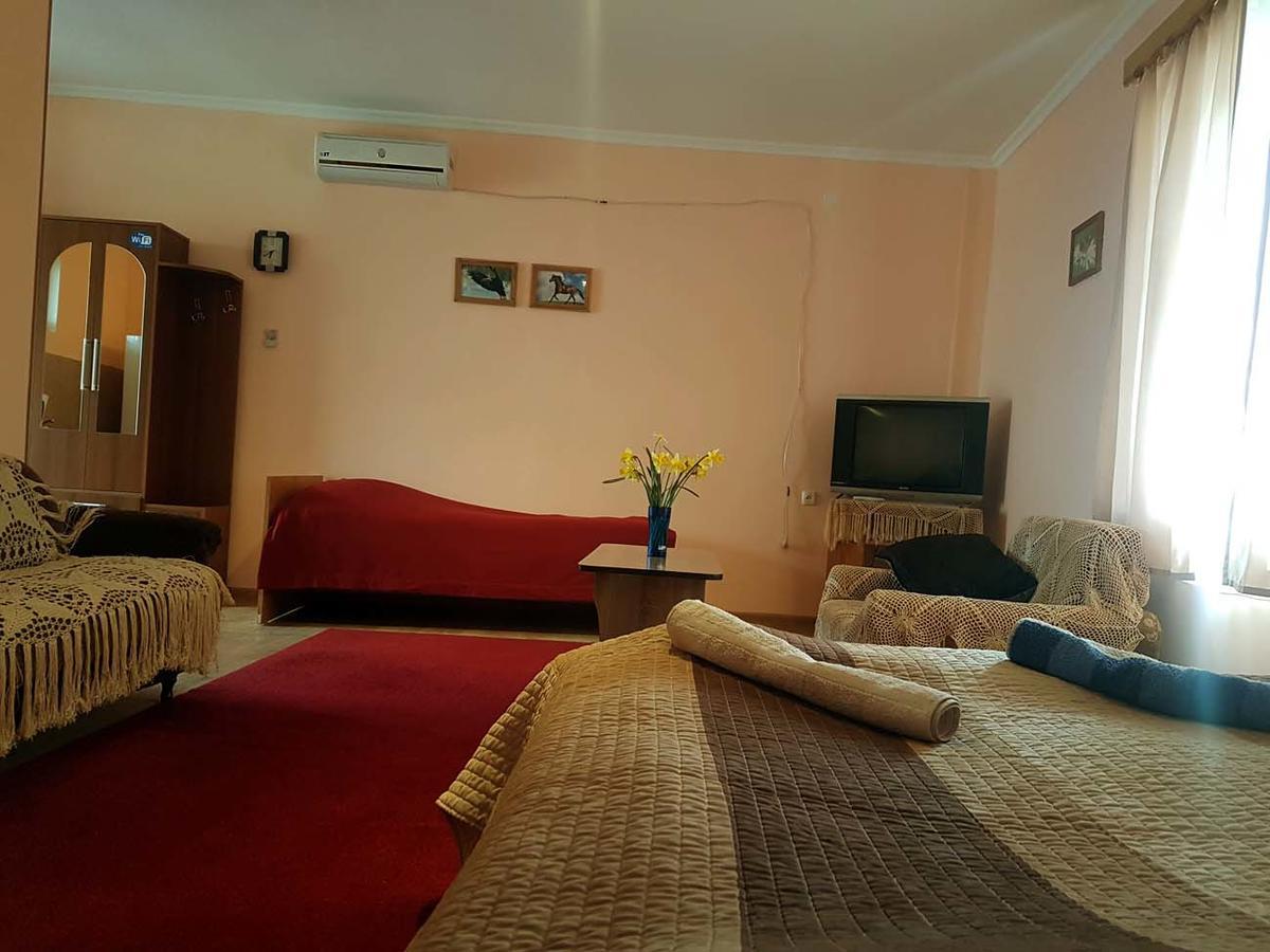 Guest House Villa ควาเรลี ภายนอก รูปภาพ